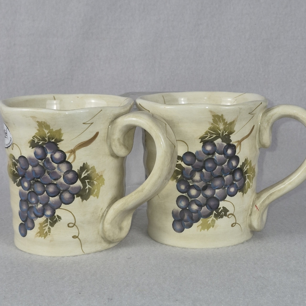 Tabletops Unlimited “Cabernet” Hand-Painted Grape Mugs – Set of 2 (NWT)